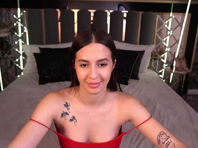 AlesiaDessmond live cam on BongaCams