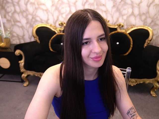 AlesiaDessmond live cam on BongaCams