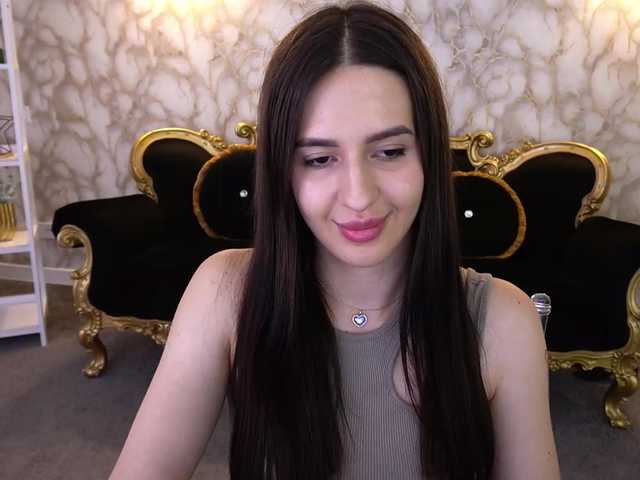 AlesiaDessmond live cam on BongaCams