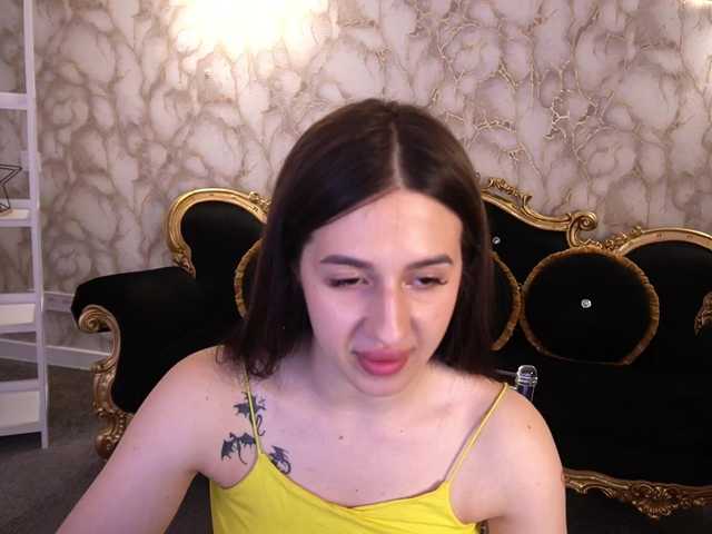 AlesiaDessmond live cam on BongaCams