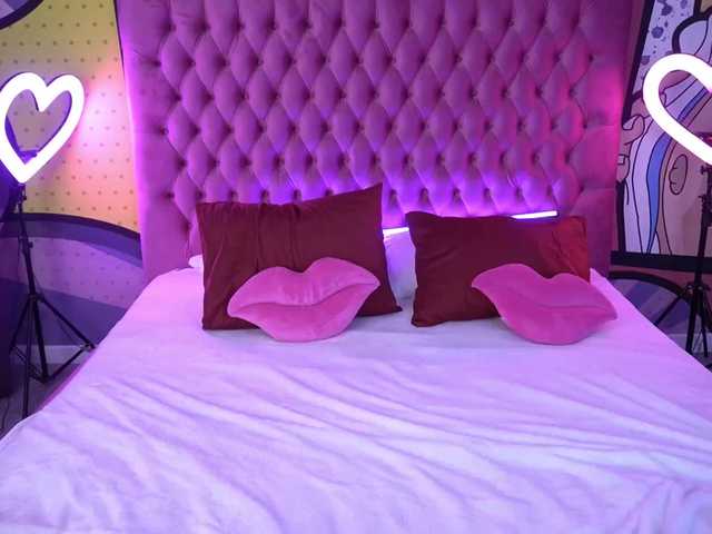 AlesiaDessmond live cam on BongaCams