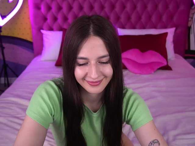 AlesiaDessmond live cam on BongaCams