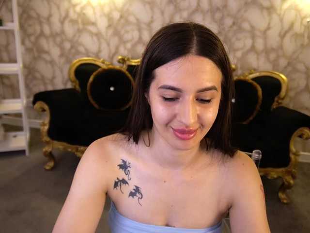 AlesiaDessmond live cam on BongaCams