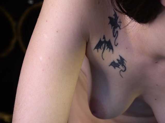 AlesiaDessmond live cam on BongaCams