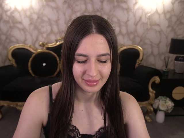 AlesiaDessmond live cam on BongaCams