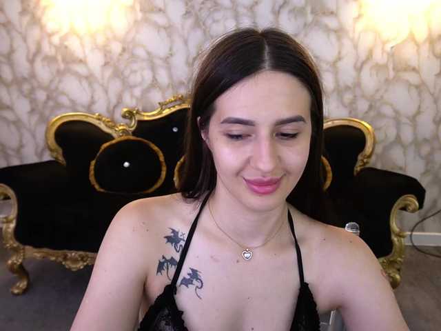 AlesiaDessmond live cam on BongaCams
