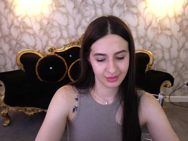AlesiaDessmond live cam on BongaCams