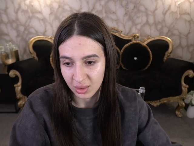 AlesiaDessmond live cam on BongaCams