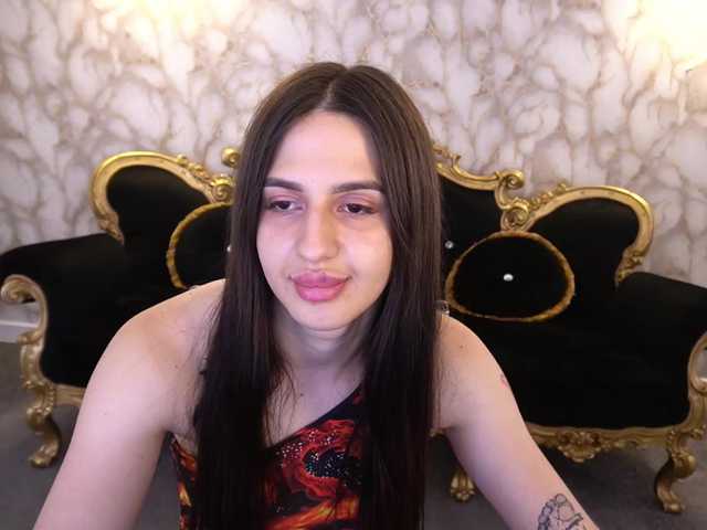 AlesiaDessmond live cam on BongaCams