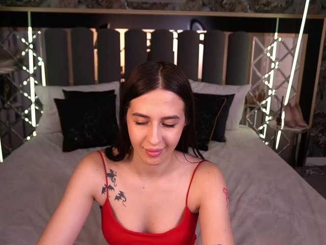 AlesiaDessmond live cam on BongaCams