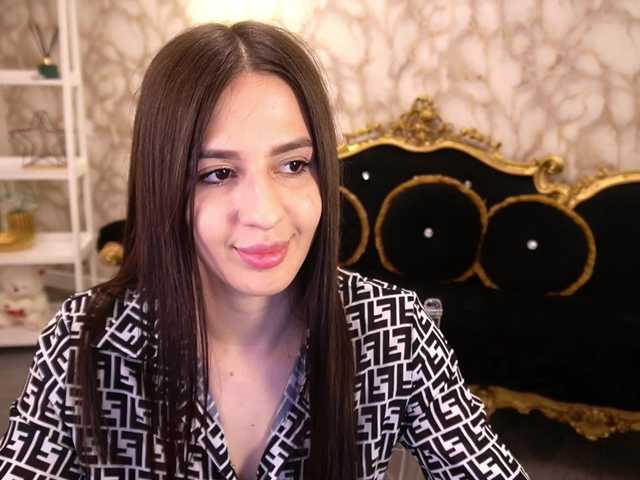 AlesiaDessmond live cam on BongaCams