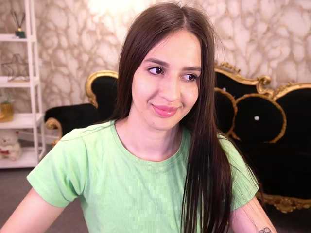 AlesiaDessmond live cam on BongaCams