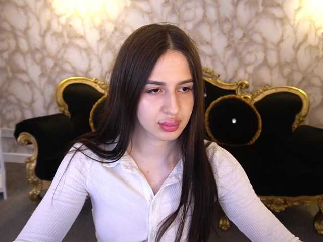 AlesiaDessmond live cam on BongaCams