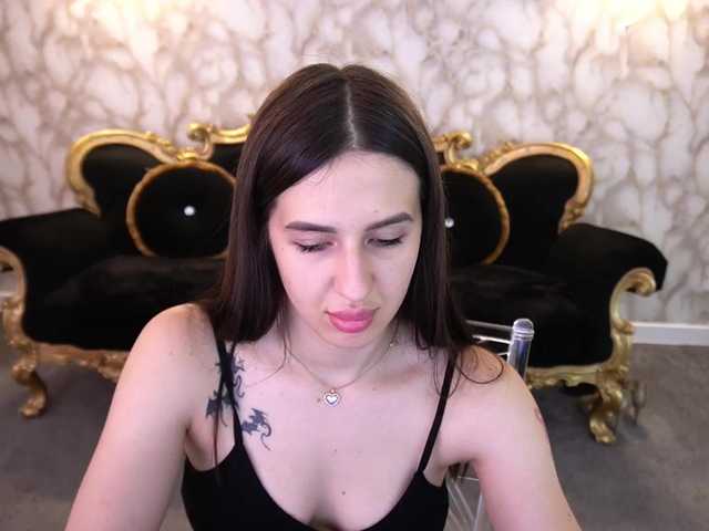 AlesiaDessmond live cam on BongaCams