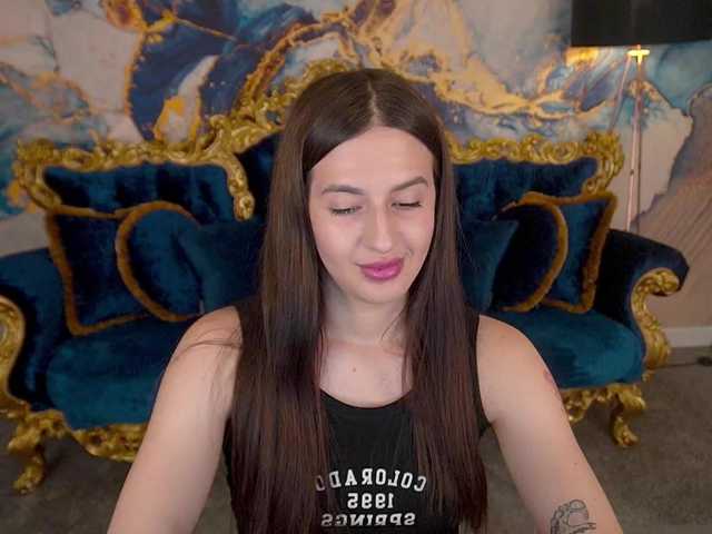 AlesiaDessmond live cam on BongaCams