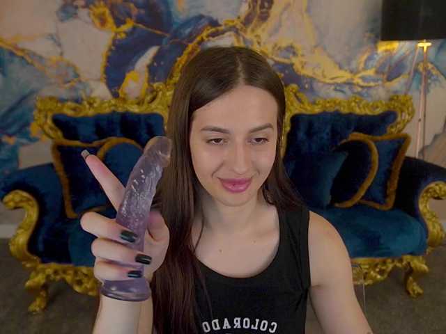 AlesiaDessmond live cam on BongaCams