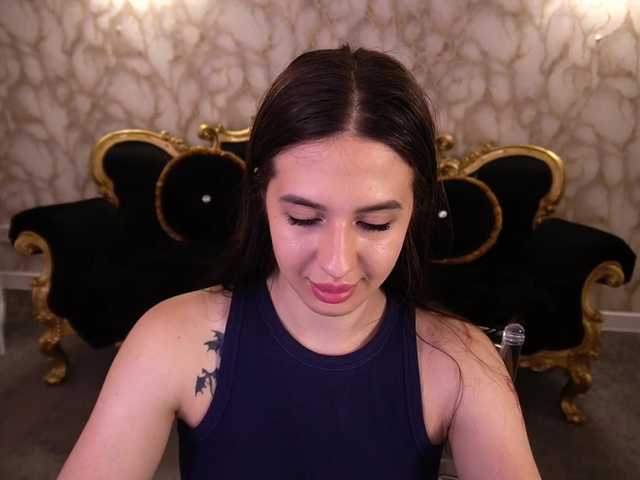 AlesiaDessmond live cam