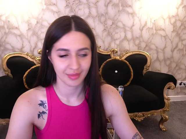 AlesiaDessmond live cam on BongaCams