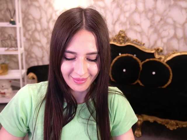 AlesiaDessmond live cam on BongaCams