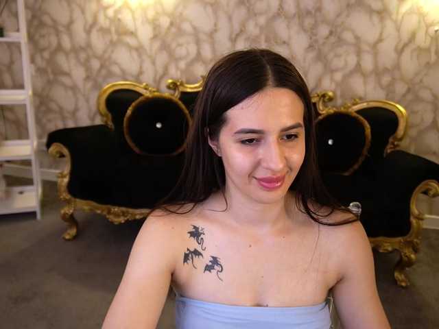 AlesiaDessmond live cam on BongaCams