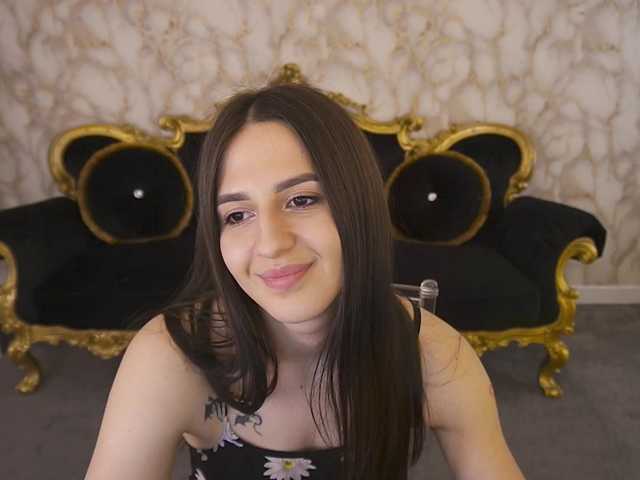 AlesiaDessmond live cam on BongaCams
