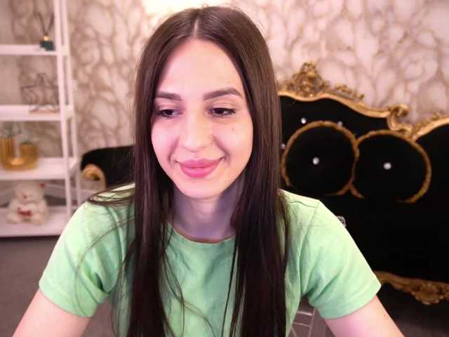 AlesiaDessmond live cam on BongaCams