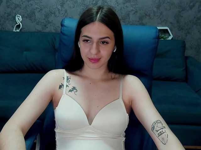 AlesiaDessmond live cam on BongaCams