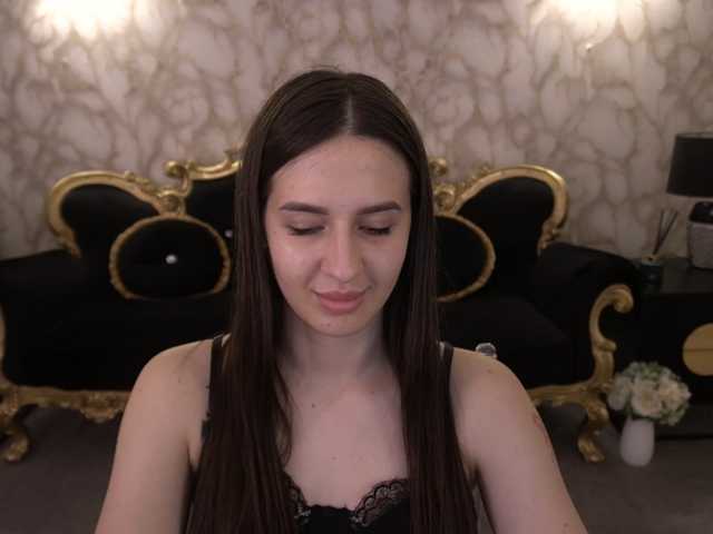 AlesiaDessmond live cam on BongaCams