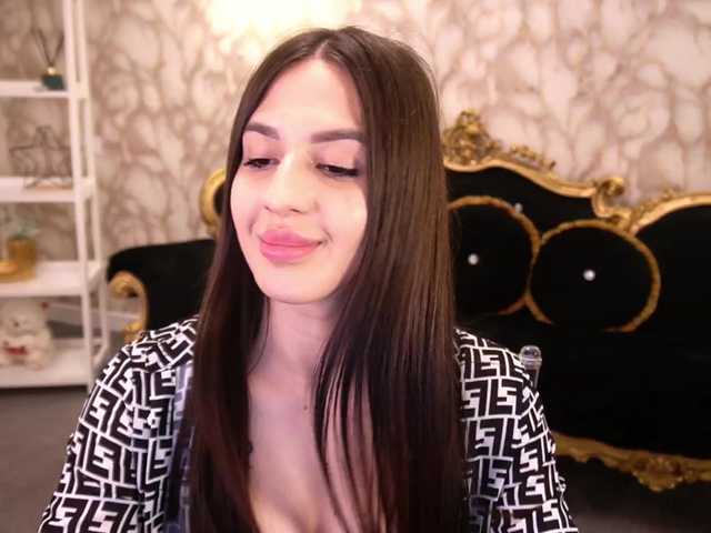 AlesiaDessmond live cam on BongaCams