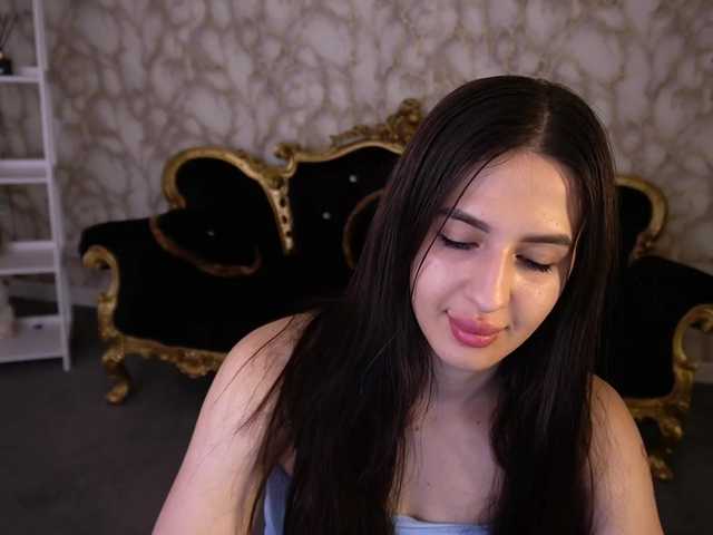 AlesiaDessmond live cam on BongaCams