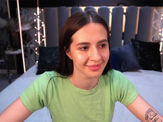 AlesiaDessmond live cam on BongaCams