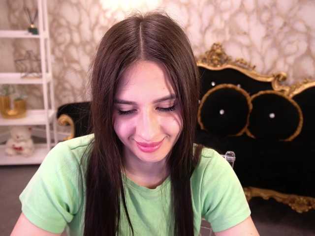 AlesiaDessmond live cam on BongaCams