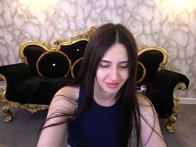 AlesiaDessmond live cam on BongaCams