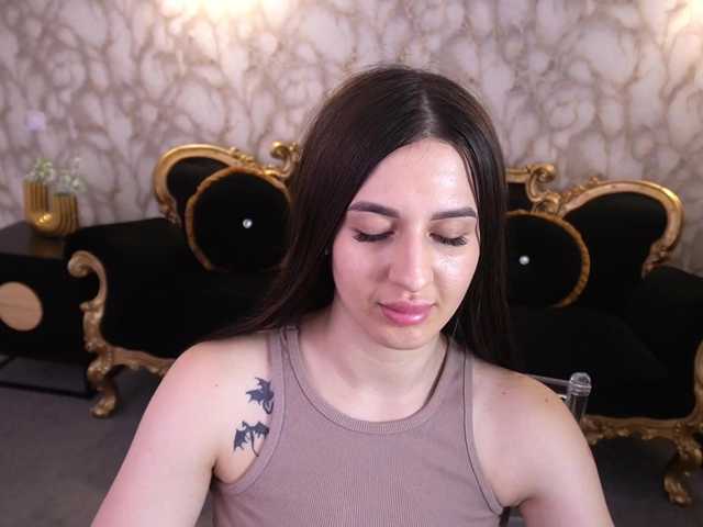 AlesiaDessmond live cam on BongaCams
