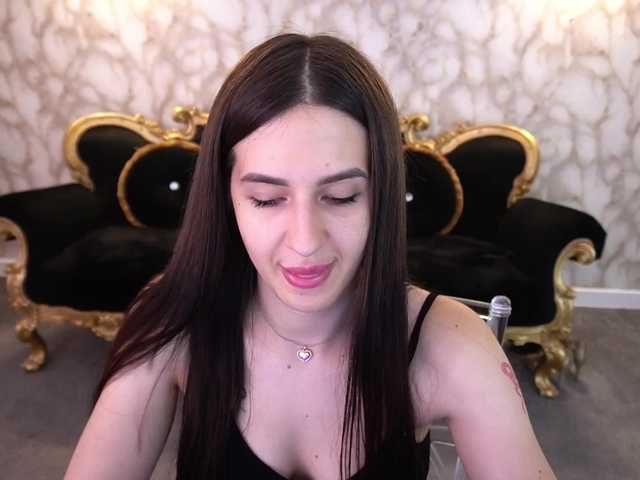 AlesiaDessmond live cam on BongaCams