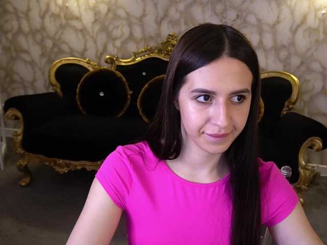AlesiaDessmond live cam on BongaCams