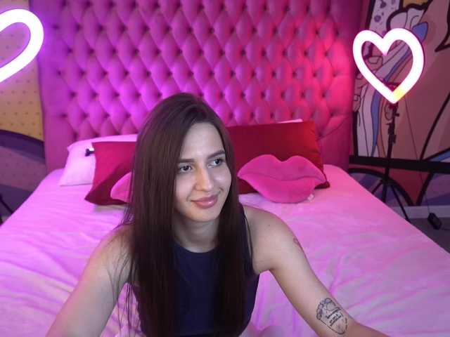 AlesiaDessmond live cam on BongaCams