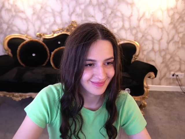 AlesiaDessmond live cam on BongaCams