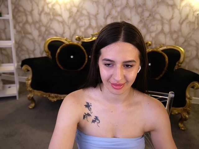 AlesiaDessmond live cam on BongaCams