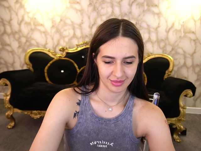 AlesiaDessmond live cam on BongaCams