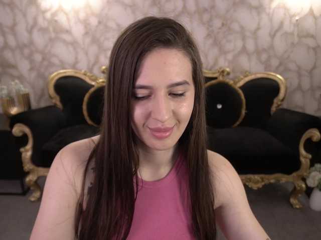 AlesiaDessmond live cam on BongaCams