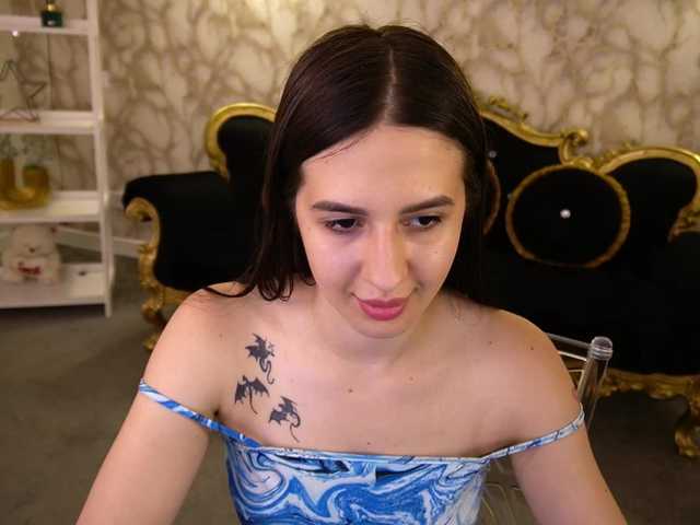 AlesiaDessmond live cam on BongaCams
