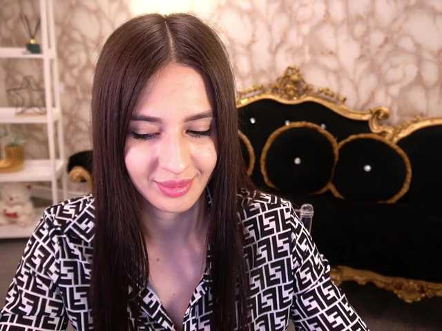 AlesiaDessmond live cam on BongaCams
