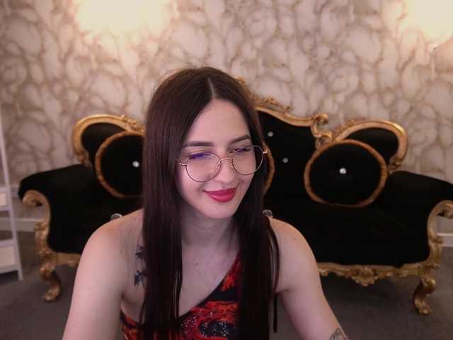 AlesiaDessmond live cam on BongaCams