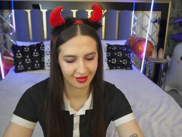 AlesiaDessmond live cam on BongaCams