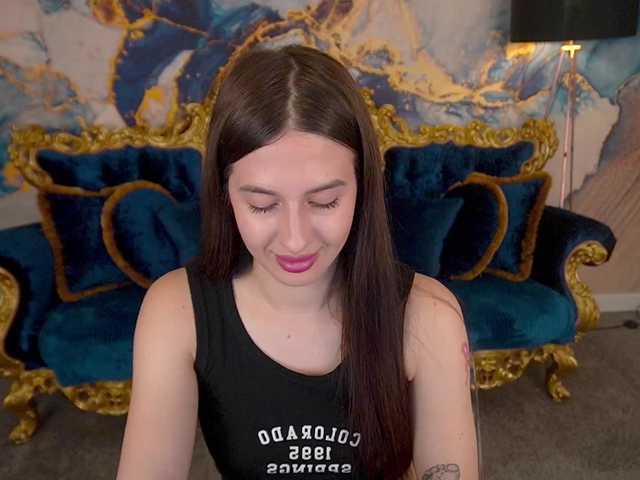 AlesiaDessmond live cam on BongaCams