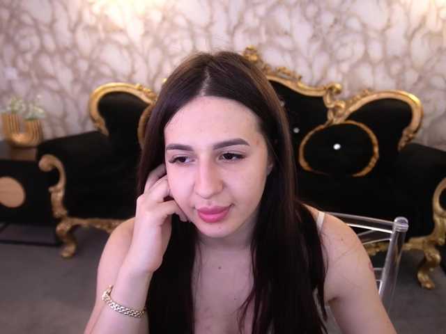 AlesiaDessmond live cam preview
