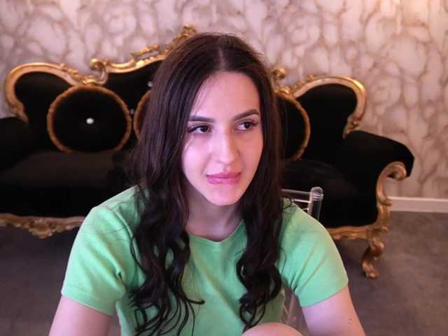 AlesiaDessmond live cam on BongaCams