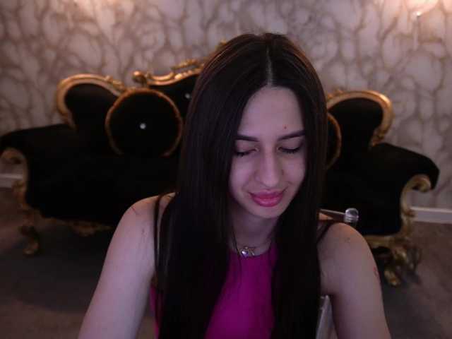 AlesiaDessmond live cam on BongaCams