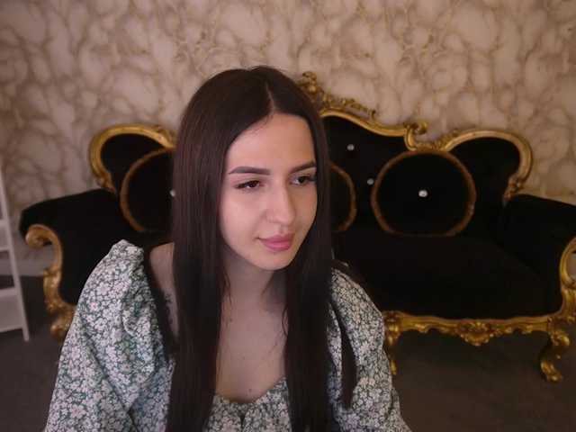 AlesiaDessmond live cam on BongaCams